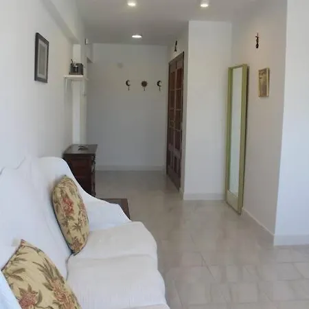 Roch2 - Modern Near Metro Apartment *