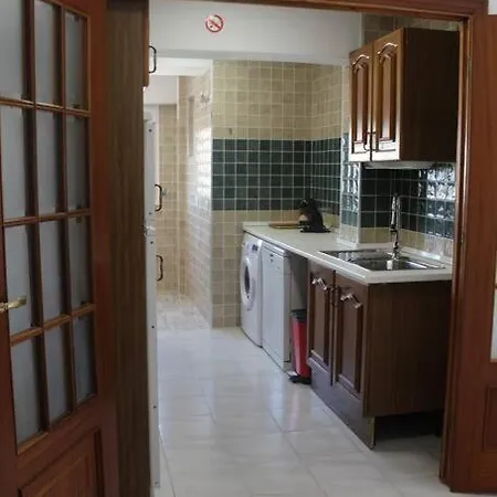 Roch2 - Modern Near Metro Apartment Seville
