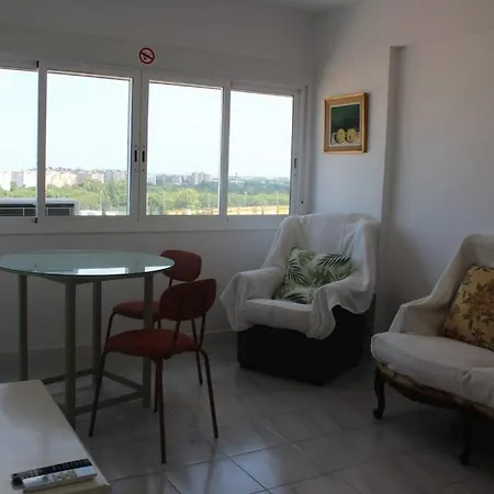 Roch2 - Modern Near Metro Apartment