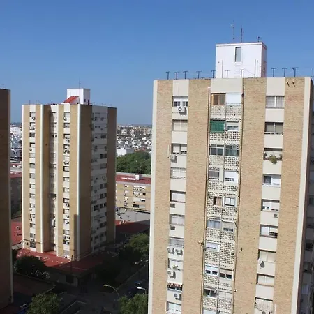 Roch2 - Modern Near Metro Apartment *