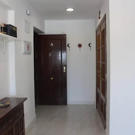 Roch2 - Modern Near Metro Apartment Seville