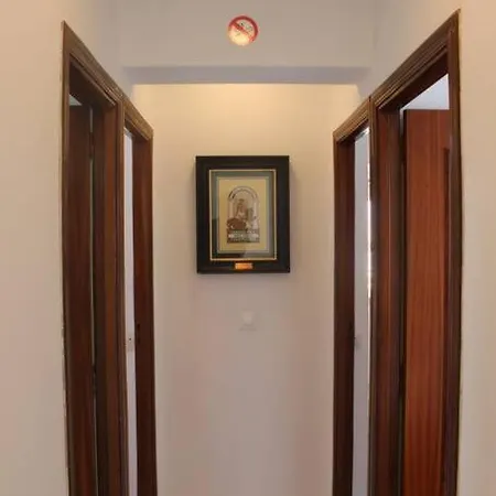 Roch2 - Modern Near Metro Apartment Seville
