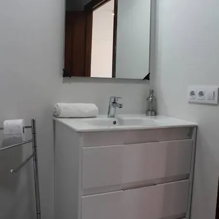 Apartment Roch2 - Modern Near Metro Seville
