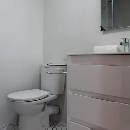 Roch2 - Modern Near Metro Apartment Seville