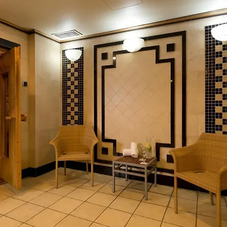 Hotel Center 4*