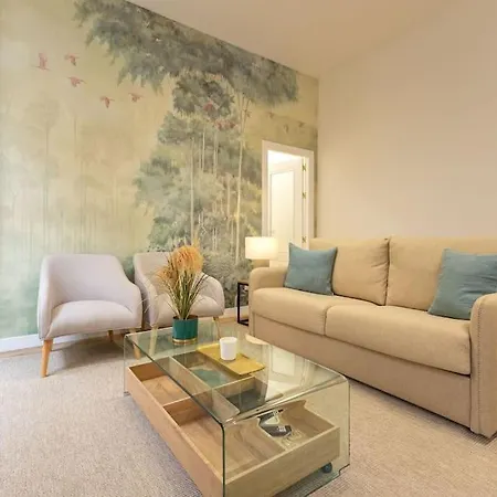 Juan De La Encina Apartment
