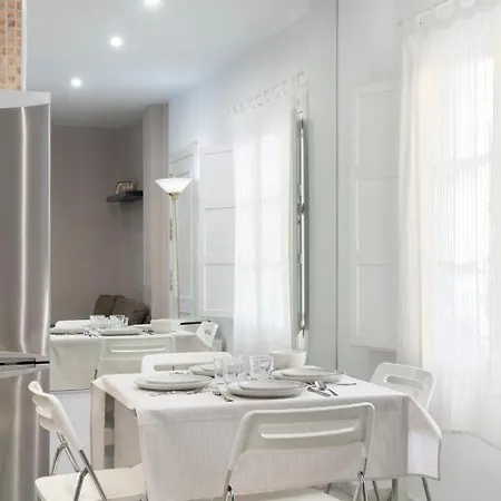 Apartment Con Terraza En Centro By Rent Me *