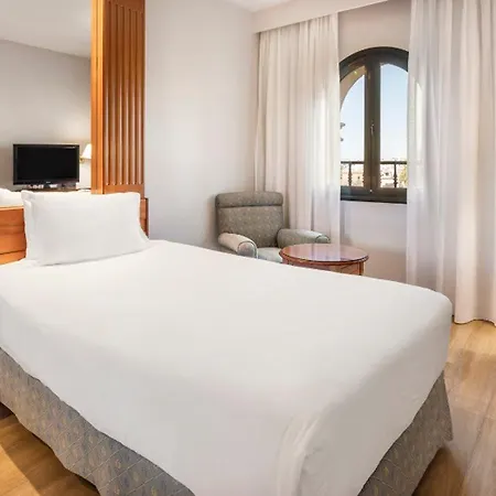Exe Macarena Hotel 4*