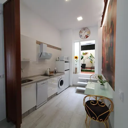 Deluxe En Av Cruz Roja * Seville