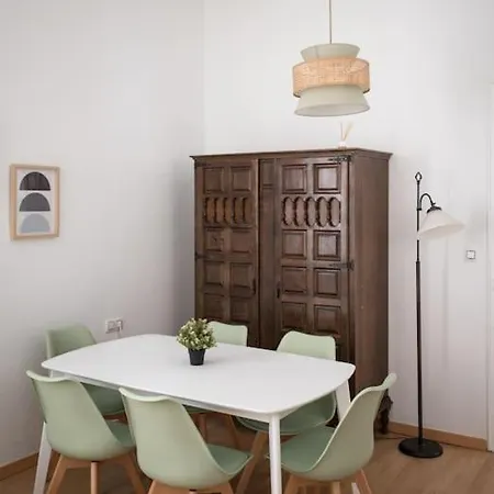 Apartment Mosaic Giralda *