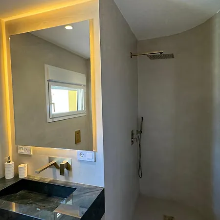 Luxury Cathedral Views In *