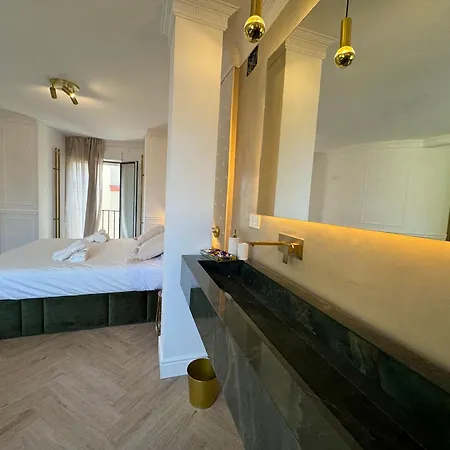 Luxury Cathedral Views In Apartment Seville