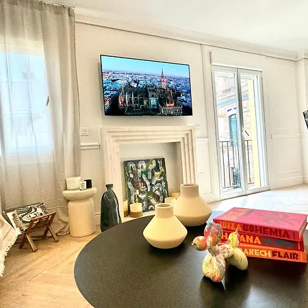 Apartment Luxury Cathedral Views In *
