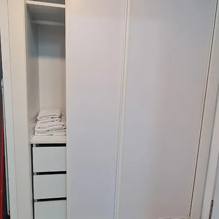 Centrica, Triana, Sevilla, Espana Aparthotel *