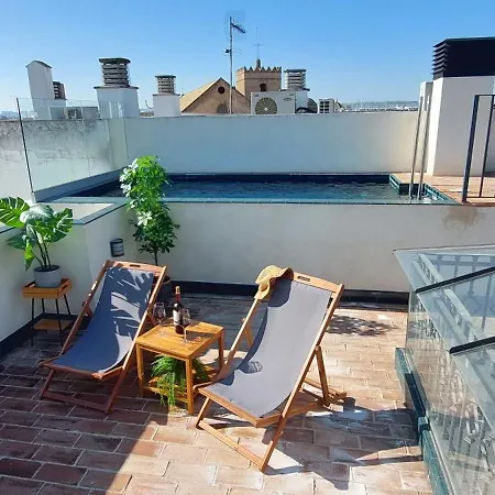 San Luis Downtown & Pool 아파트