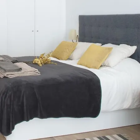 Apartment En Triana, Tranquilo, Independiente *