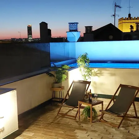 San Luis Downtown & Pool * 세비야