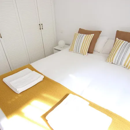 Rentalsevilla Espacioso Apartamento En La Alameda De Hercules Con Parking Apartment *