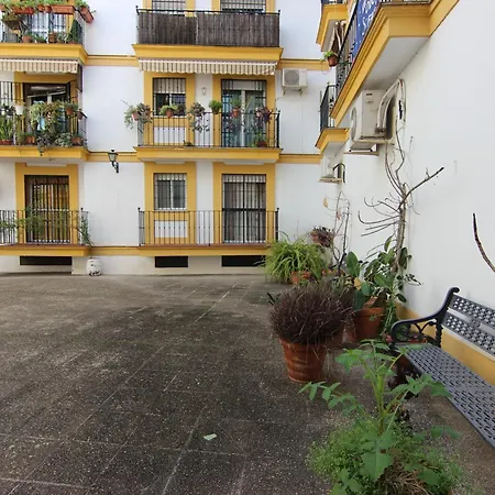 Apartment Rentalsevilla Espacioso Apartamento En La Alameda De Hercules Con Parking Seville