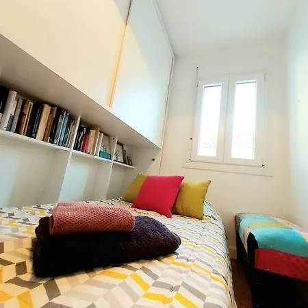 Apartment Luminoso En El Centro, Con Mucho Arte