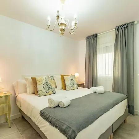 Apartment Cardenal Cervantes Deluxe By Valcambre Seville