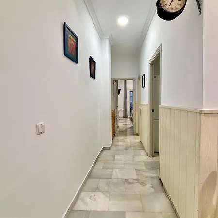 El Reloj Del Viajero 2 * Seville