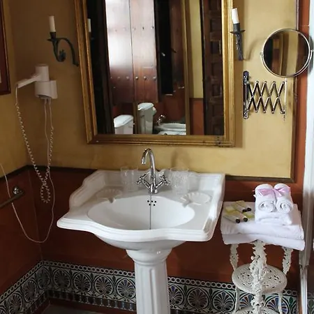 El Palacio De San Benito 4*