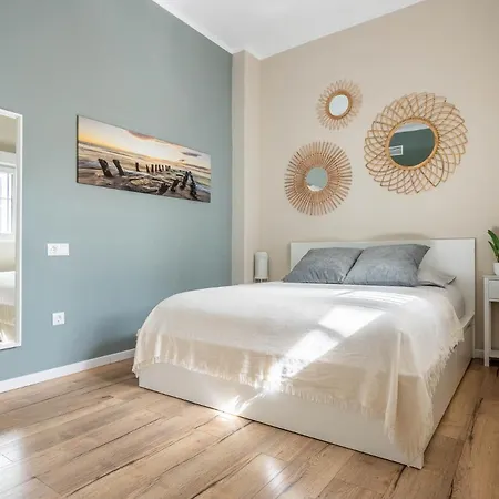 Feria Apartment