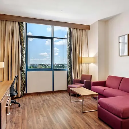 Hilton Garden 4*