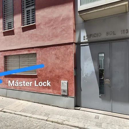 Descubrehome Sol Puerta Del Osario Terraza Privada Apartamento
