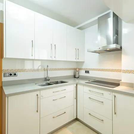 Charming 3 Bedroom At Triana Center By Oui Apartment *