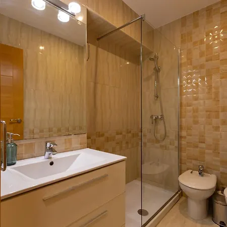 Apartment Charming 3 Bedroom At Triana Center By Oui