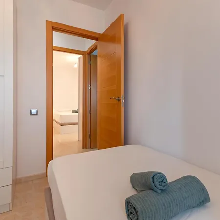 Charming 3 Bedroom At Triana Center By Oui *