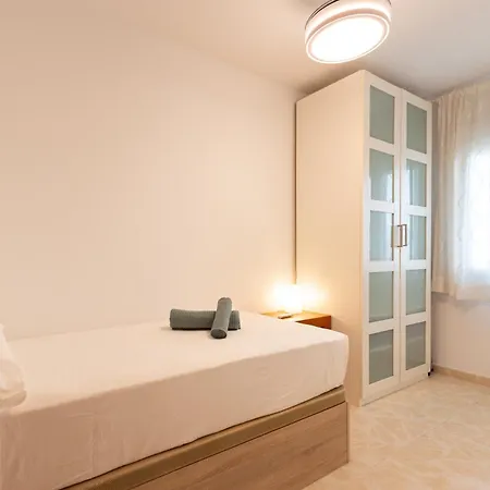 Charming 3 Bedroom At Triana Center By Oui Apartment