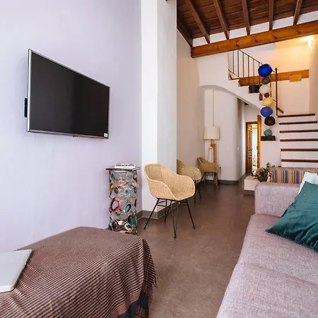 Luxury 3 Floor House Prime Location Plaza De Toros Holiday home Seville