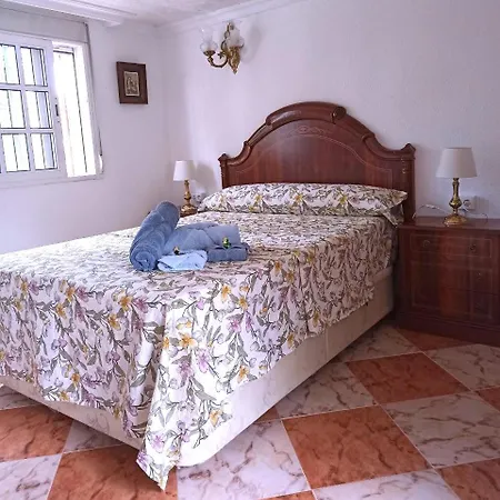 El Azahar Homestay Seville