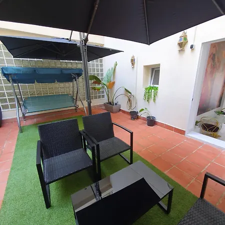 Deluxe En Av Cruz Roja * Seville