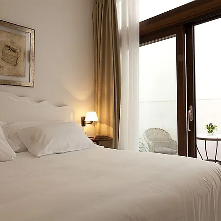 Amadeus Hotel