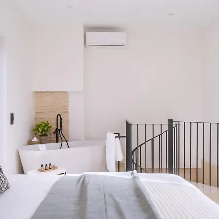 Luxurious Duplex 2bd 2bth Over Casa Pilatos * Seville