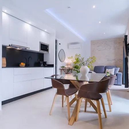 Luxury Overlooking Casa Pilatos Apartment