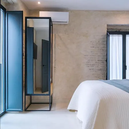Luxury Overlooking Casa Pilatos Seville