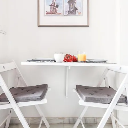 Bonito Estudio En Calle Feria Apartment *