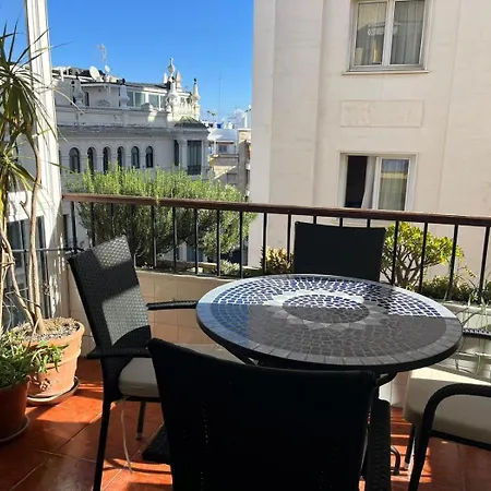 Amplitud, Comodidad Y Luz En El Centro De 아파트