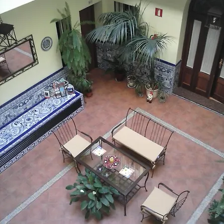 多纳特立尼达酒店