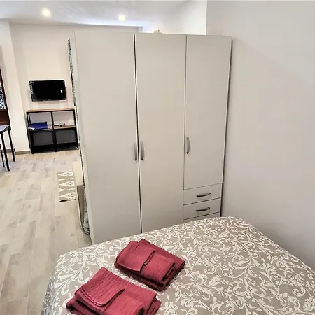 Homestay Casa Parras Basilica Seville