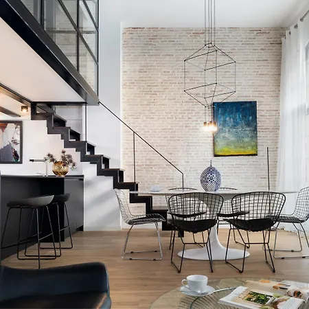 Sepulveda Apartment *