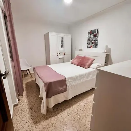 Vive La Esencia De Triana Sevilla