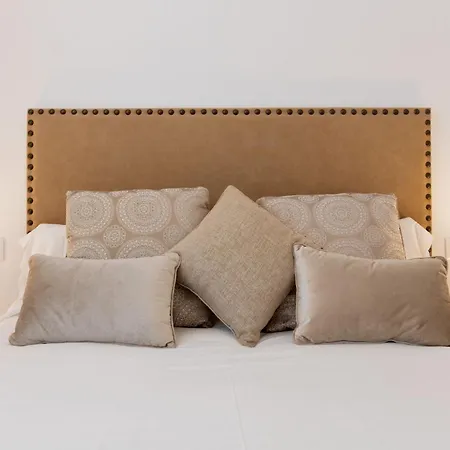 Nine O'clock Metrosol Apartment *