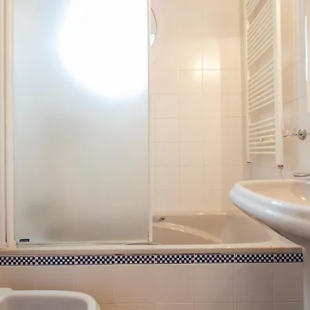 Apartment 2 Bedrooms 1 Bathroom Furnished - Santa Cruz - Alfalfa - Duplex - Mintystay Seville