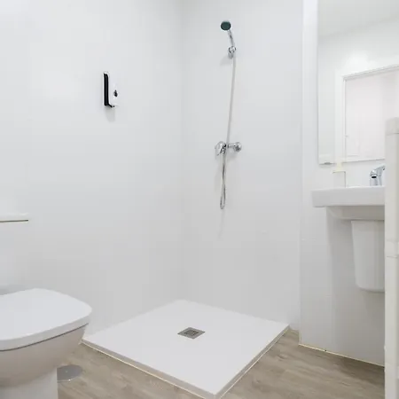 Apartment Anfitrion Triana 2 *